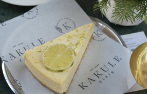 Limejuustokakku