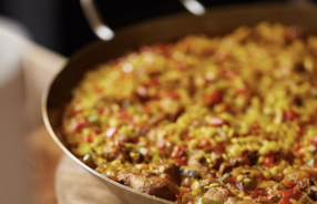 Paella con chorizo